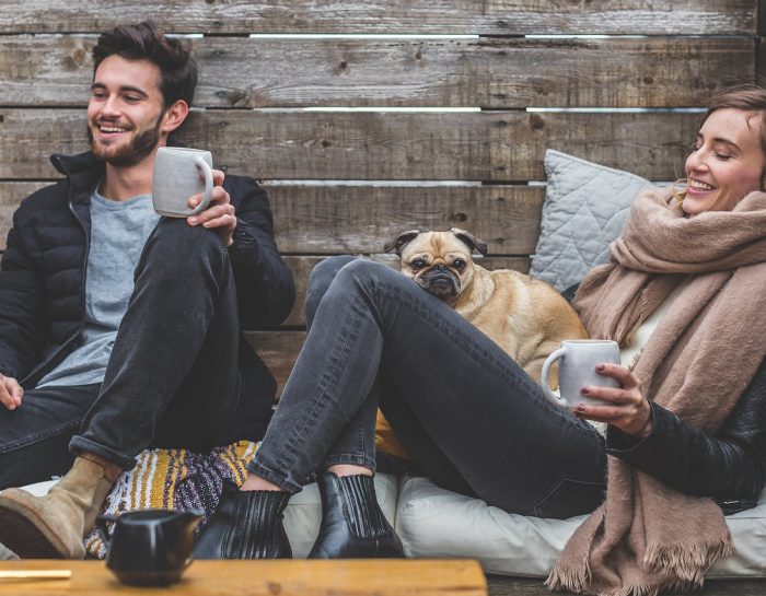 Week-end en amoureux surprise : que devez-vous glisser dans la valise ?